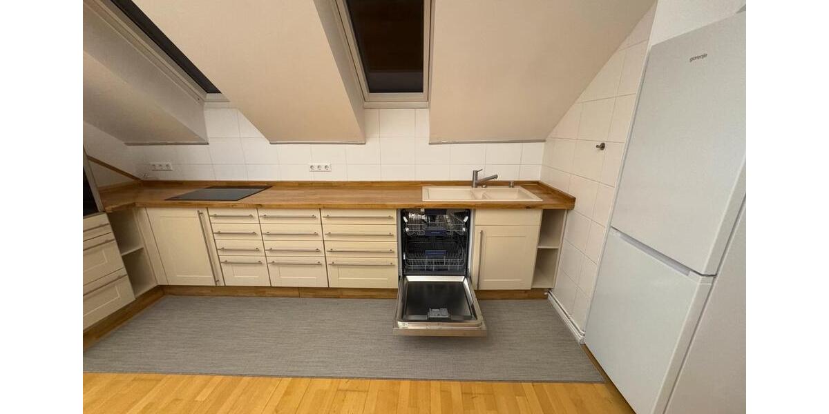 Stilvolles Wohnen unterm Dach - Möbelierte 3 Zimmer Oase 3 zimmer