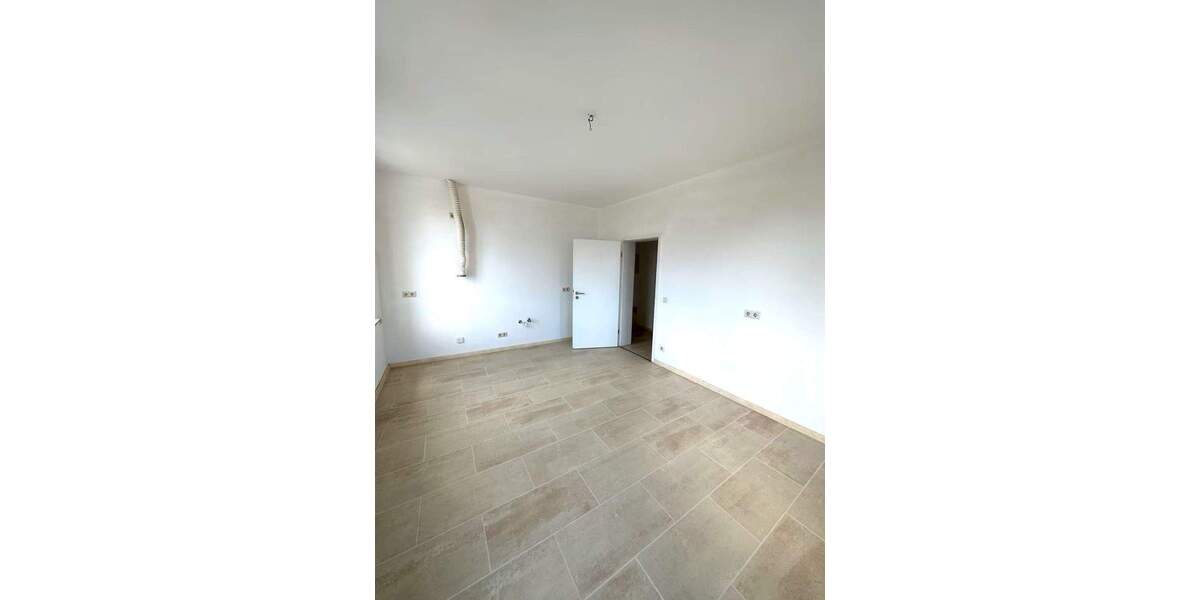 Gewerbeobjekt Neuhaus am Rennweg Neuhaus - 3 Zimmer, 116 m&sup2;, 875&euro; | Angebot:25911132