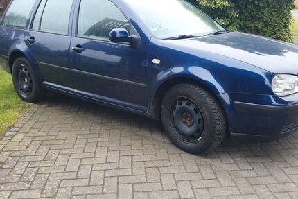 VW Golf 323.000 km 980 &euro; Zeven 27404