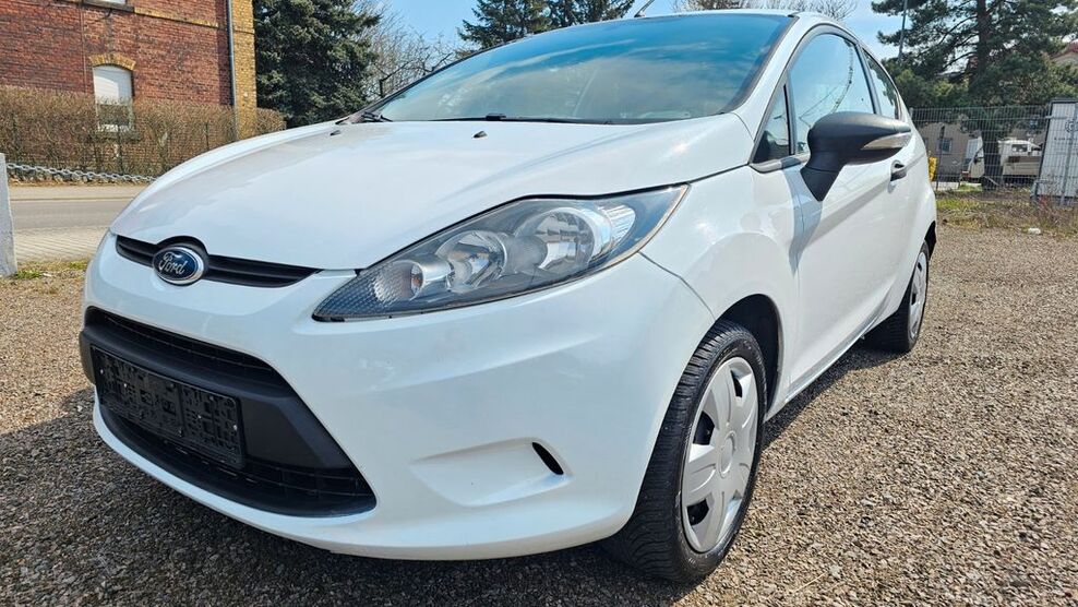 Ford Fiesta 303.000 km 1.999 € Brandis 04821