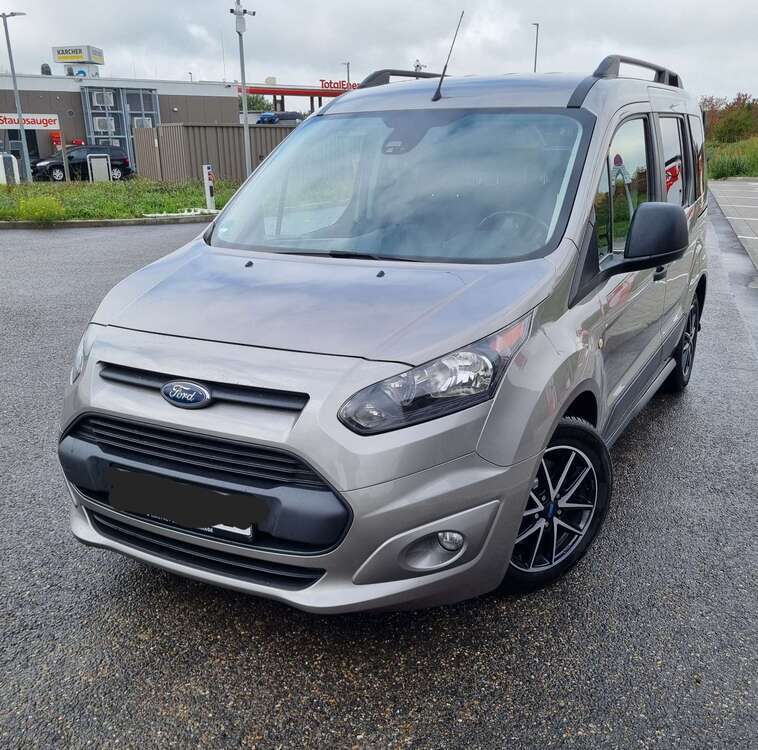 Ford Tourneo Connect 102.000 km 12.600 € Burgstetten 71576