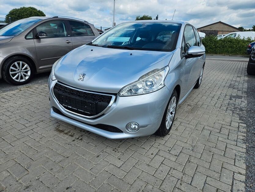 Peugeot 208 101.235 km 4.950 € Calden 34379
