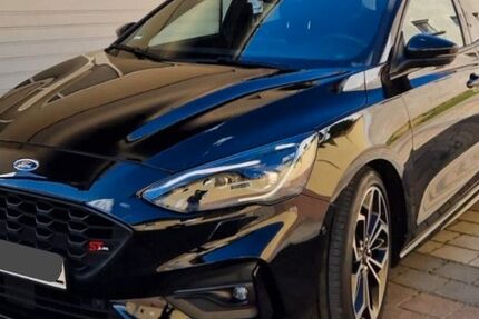 Ford Focus 61.000 km 15.499 € Regensburg 93047
