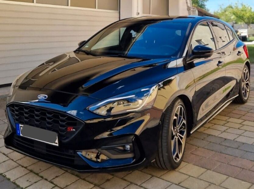 Ford Focus 61.000 km 15.499 € Regensburg 93047
