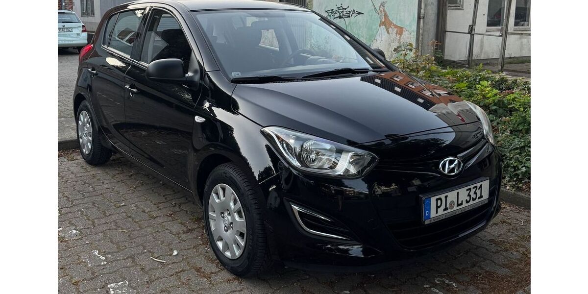 Hyundai i20 83.000 km 5.500 &euro; Elmshorn 25337