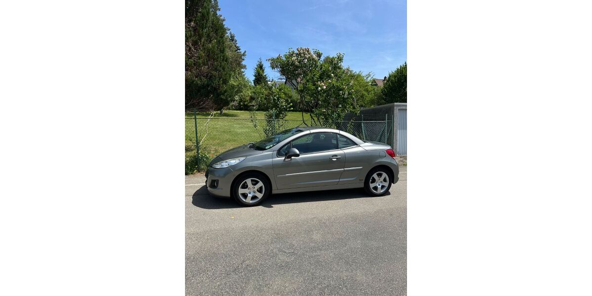 Peugeot 207 124.500 km 5.900 &euro; Albstadt 72461