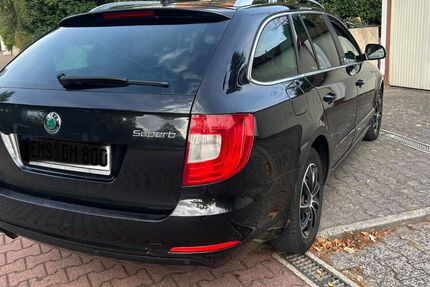 Skoda Superb 248.000 km 3.990 &euro; Offenbach 63069