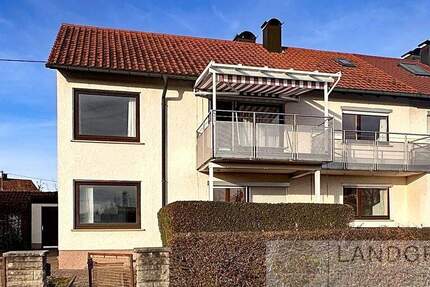 DHH mit Anbau, Haus mit schönem Garten und Flexibilität zum 2-Familienhaus +2 Garagen in bester Lage in Herrenberg 7 zimmer