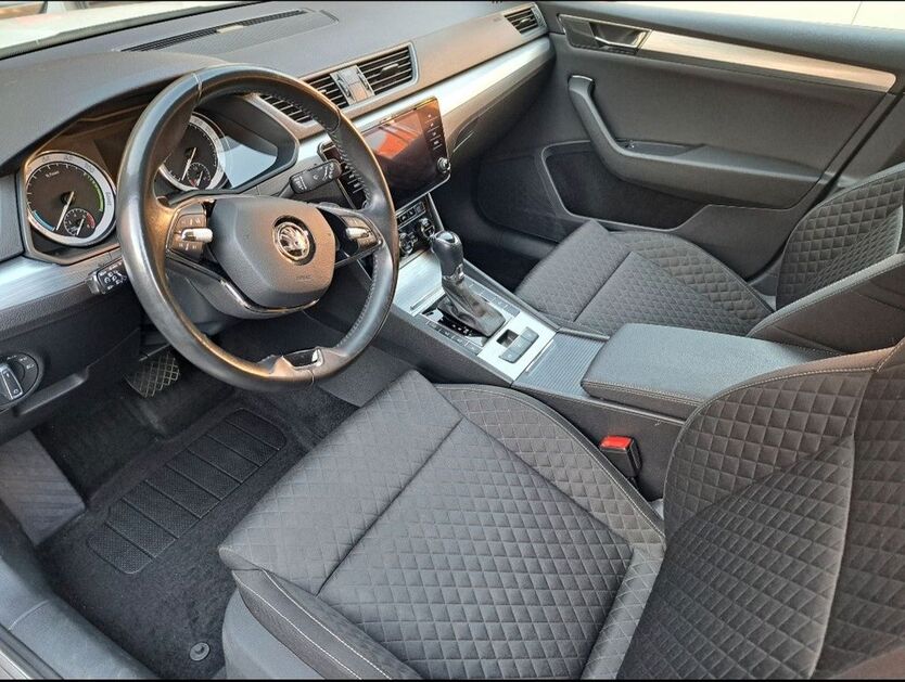 Skoda Superb 60.100 km 22.000 € Harburg 86655