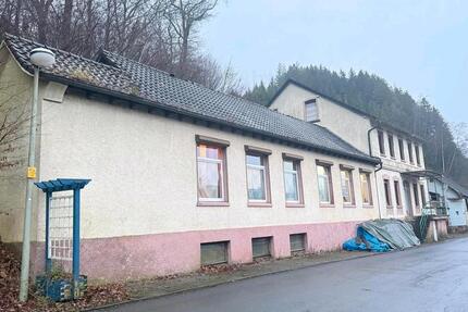 Haus Finnentrop - 3 Zimmer, 413 m&sup2;, 88.999&euro; | Angebot:24605959