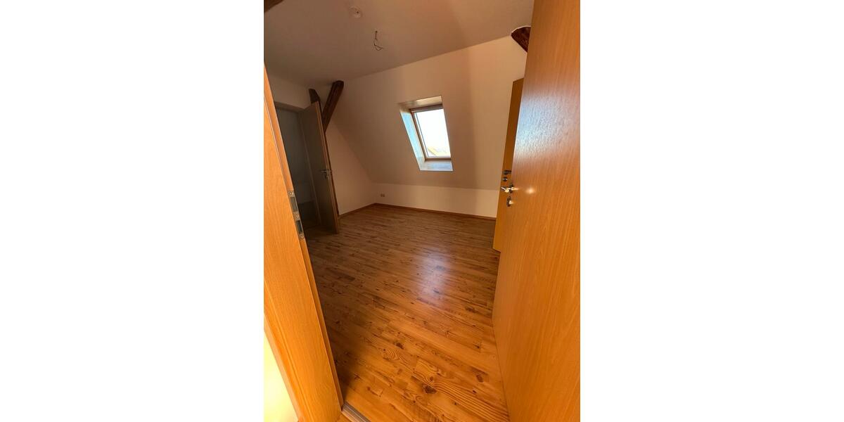 Dachgeschoßwohnung Aschersleben - 3 Zimmer, 85 m&sup2;, 669&euro; | Angebot:26441632