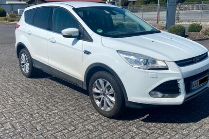 Ford Kuga 221.300 km 5.500 &euro; Hattert 57644