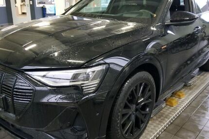 Audi e-tron 40.977 km 37.315 &euro; Hagen 58091