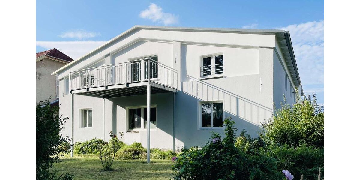 Hochwertig sanierte 3-Zi.-Whg. mit Einbauküche & großzügigem Balkon 3 zimmer