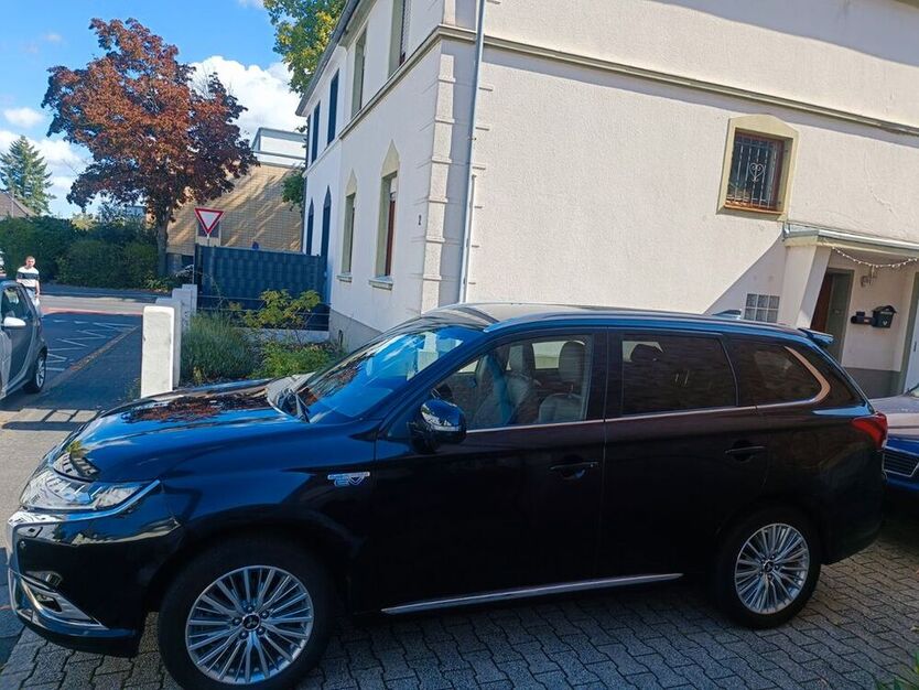 Plug-in Hybrid Outlander