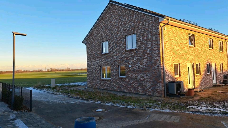 Reihenhaus Lasbek - 4 Zimmer, 125 m&sup2;, 1.600&euro; | Angebot:25175826