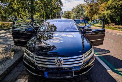 VW Phaeton 296.745 km 7.900 &euro; Berlin 13347