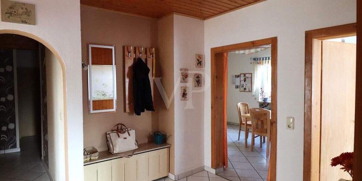 Mehrfamilienhaus, Wohnhaus Lehrberg Gräfenbuch - 7 Zimmer, 188 m&sup2;, 359.000&euro; | Angebot:25679034