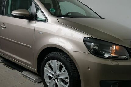 VW Touran 127.126 km 8.990 &euro; Chemnitz 09114