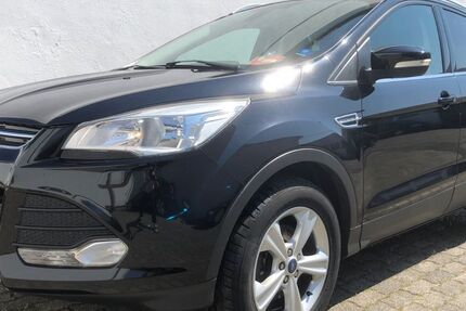 Ford Kuga 123.000 km 7.990 &euro; Kassel 34127