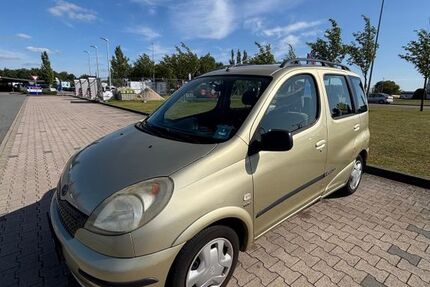 Toyota Yaris 203.000 km 2.800 &euro; Kaltenkirchen 24568