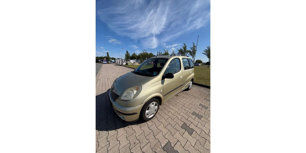 Toyota Yaris 203.000 km 2.800 &euro; Kaltenkirchen 24568