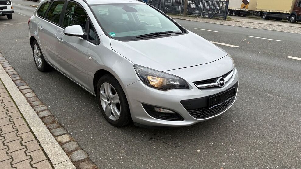 Opel Astra 322.000 km 2.999 € Nürnberg 90431