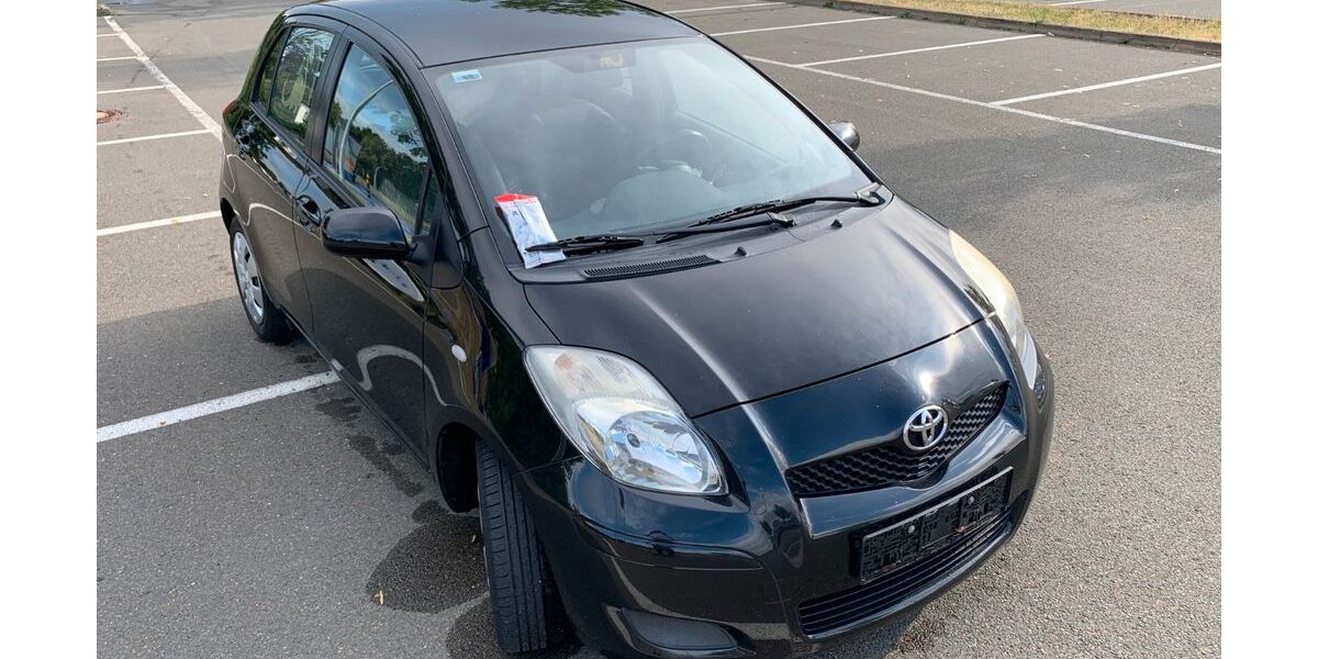 Toyota Yaris 129.000 km 2.950 &euro; Bad Klosterlausnitz 07639