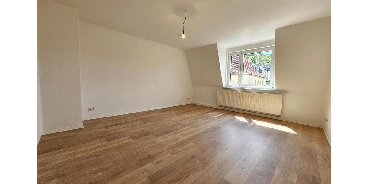 Dachgeschoßwohnung Aue-Bad Schlema Bad Schlema - 3 Zimmer, 84 m&sup2;, 260&euro; | Angebot:26251360