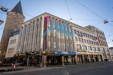 Gepflegtes Geschäftshaus mit Büroetagen und Aufzug in zentraler Innenstadtlage von Kassel!