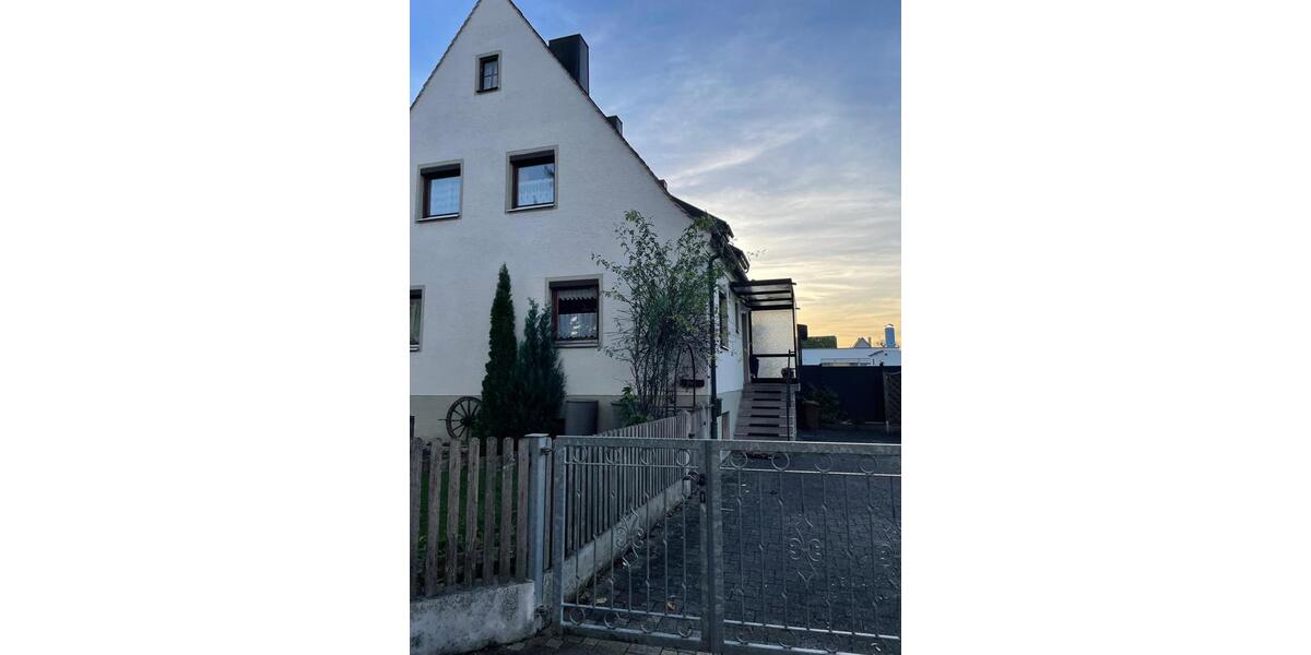 Doppelhaushälfte Nördlingen - 8 Zimmer, 105 m&sup2;, 279.000&euro; | Angebot:26416381