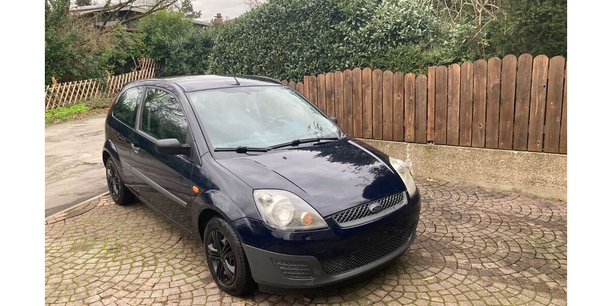 Ford Fiesta 198.000 km 1.290 &euro; Lage 32791