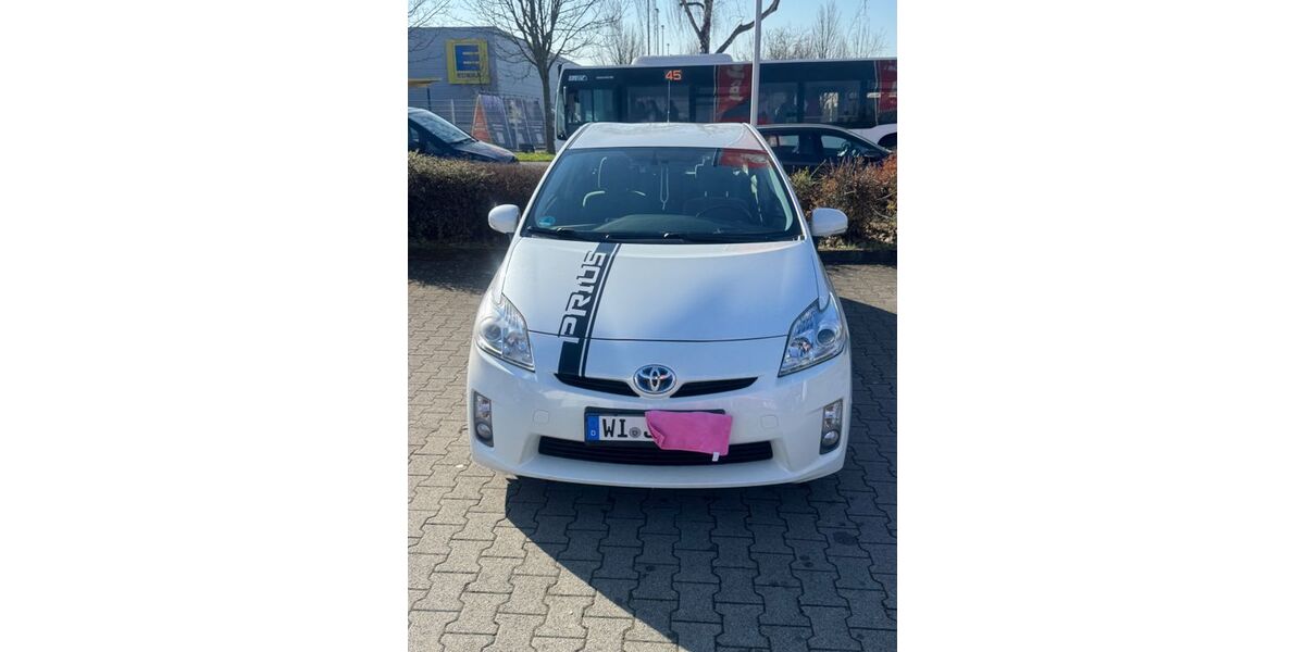Toyota Prius 180.000 km 8.200 &euro; Mainz-Kastel 55252