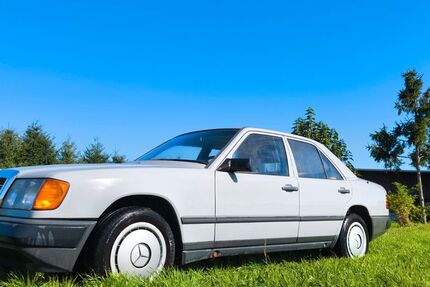 Mercedes-Benz E 200 142.000 km 3.500 € elchesheim 76477