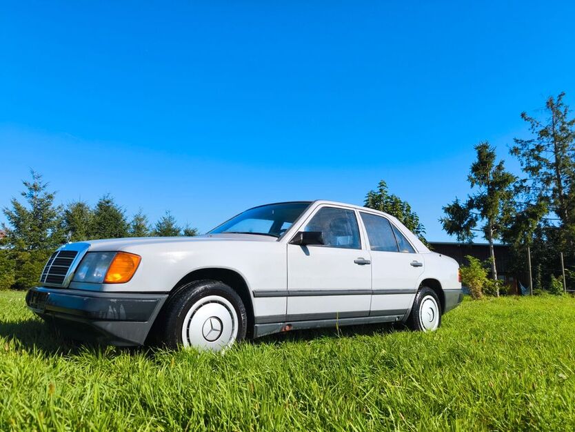 Mercedes-Benz E 200 142.000 km 3.500 € elchesheim 76477