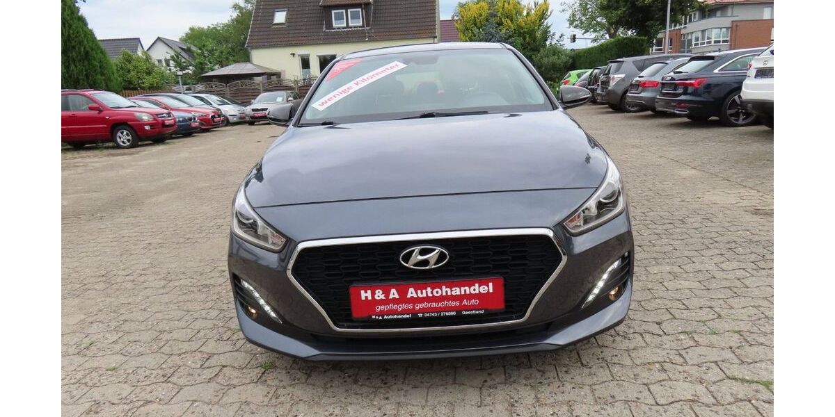 Hyundai i30 22.911 km 13.699 &euro; Geestland 27607