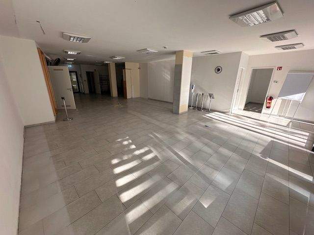 Gewerbeobjekt Buxtehude - 8 Zimmer, 187 m&sup2;, 2.400&euro; | Angebot:25745124