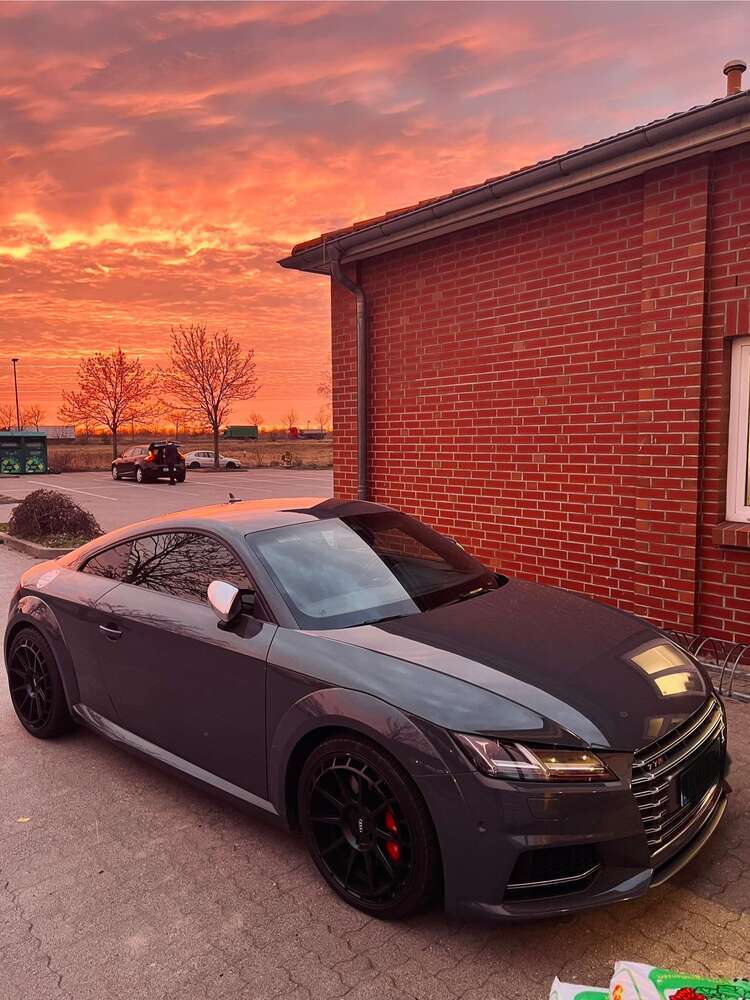 TT