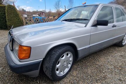 Mercedes-Benz 190 204.061 km 5.600 &euro; Bad Saulgau 88348