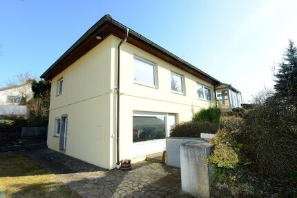 Zweifamilienhaus auf der sonnigen Südseite von Würzburg