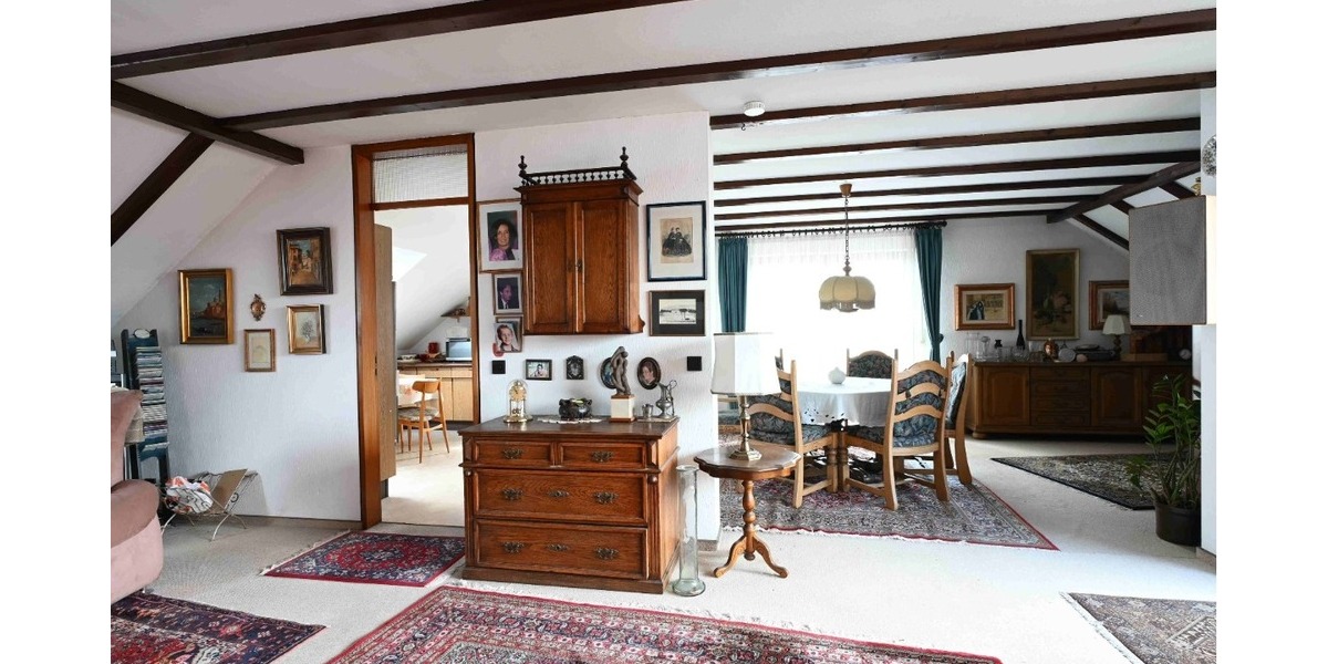 Vielfältige Angebote für Kinder und Jugendliche besonders attraktiv für junge Familien - Dachgeschoßwohnung Stuttgart Stammheim | Angebot:25990677