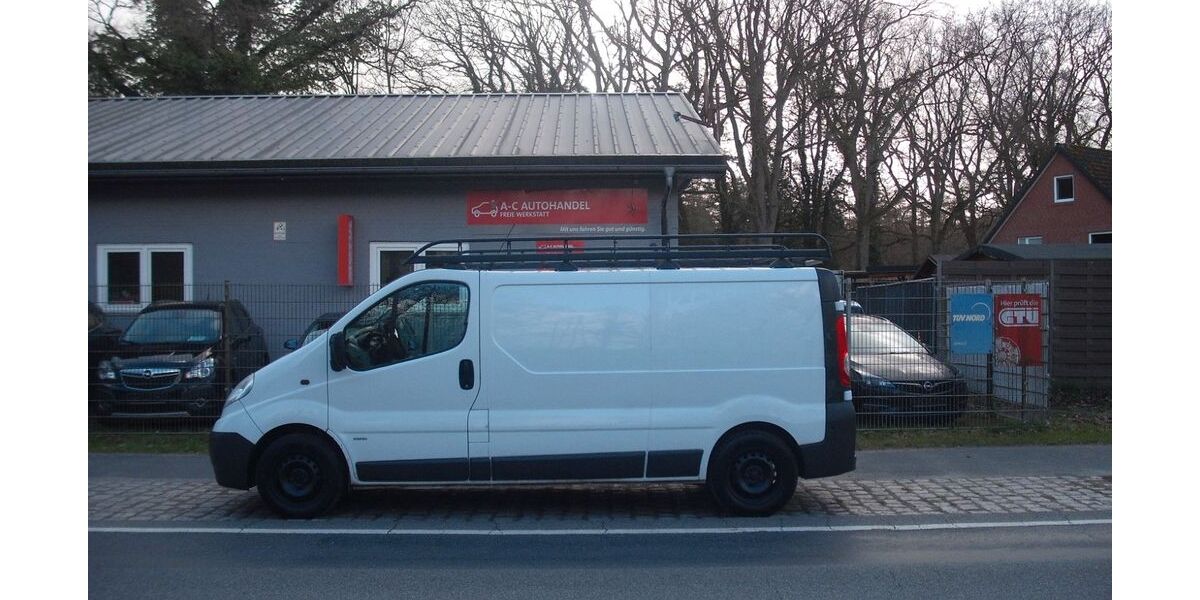 Opel Vivaro 176.798 km 7.599 &euro; Loxstedt-Hahnenknoop 27612