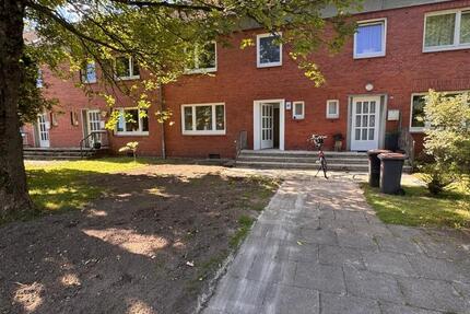 5 ZKB, Reihenhaus, RENOVIERT, mit Terrasse u. Garten zu vermieten 5 zimmer