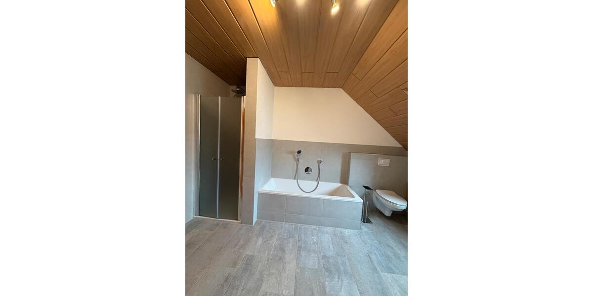 Dachgeschoßwohnung Buttenwiesen - 3 Zimmer, 100 m&sup2;, 925&euro; | Angebot:25236552