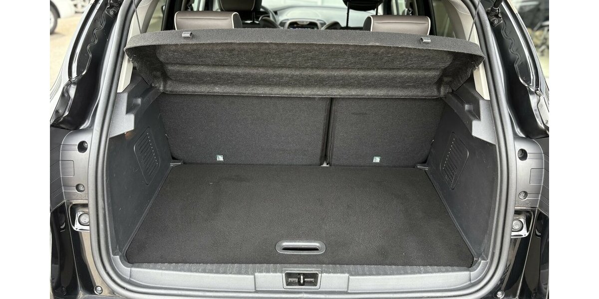 Renault Captur 1.2 TCe Elysee KAMERA/NAVI/SITZHEIZUNG 97.093 km 9.900 &euro; Villingen-Schwenningen 78054