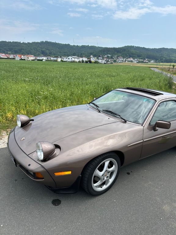 Porsche 928 131.000 km 14.900 € Neumarkt 92318