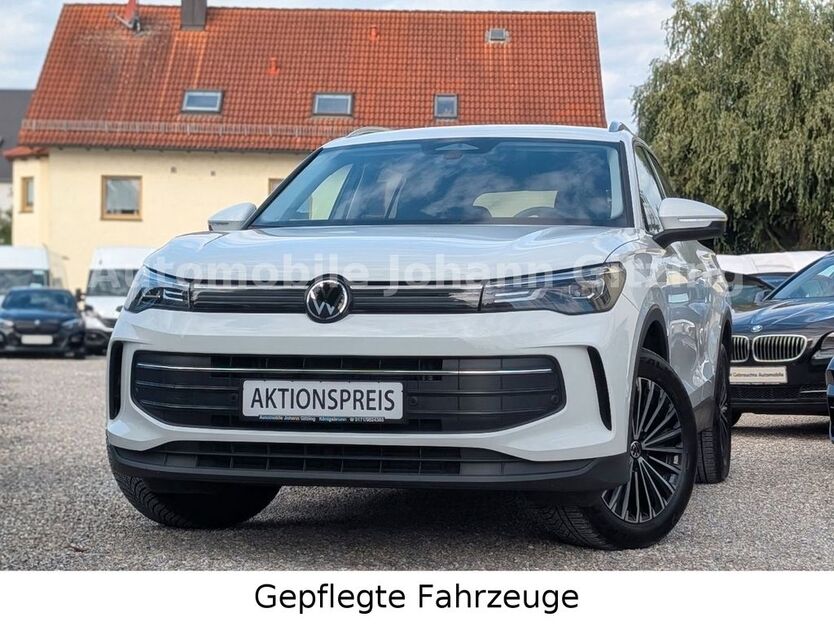 VW Tiguan 29.900 km 34.949 € Königsbrunn bei Augsburg 86343