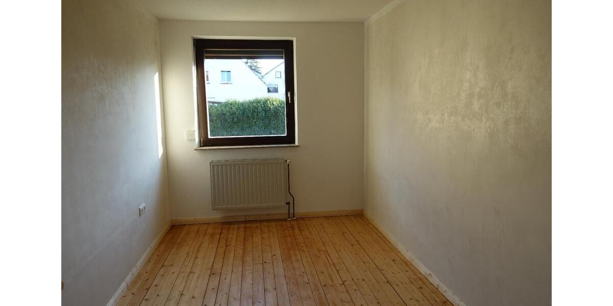 Erdgeschoßwohnung Bad Neustadt an der Saale - 3 Zimmer, 77 m&sup2;, 700&euro; | Angebot:26697930