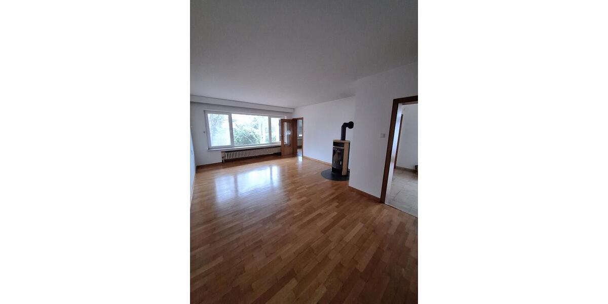 Doppelhaushälfte Mönchengladbach Süd - 3 Zimmer, 145 m&sup2;, 1.300&euro; | Angebot:25290020