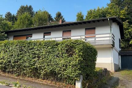 Haus Schleiden - 6 Zimmer, 220 m&sup2;, 2.500&euro; | Angebot:24706458